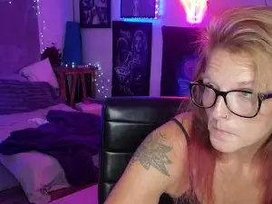 SarahDellison  live sex cam