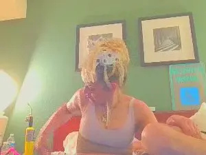 BriteSunnyNite  live sex cam