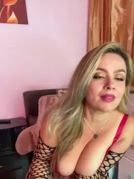 Cristalraymilf  live sex cam
