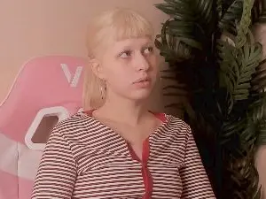 HyoBouska  live sex cam