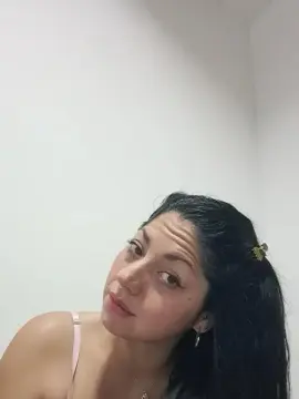 Bella_milf1  live sex cam