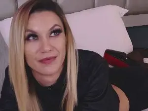 MayaHales  live sex cam