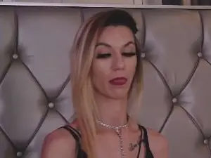MayaHales  live sex cam