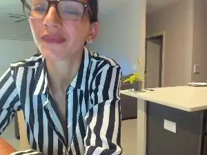 Gatubela43  live sex cam
