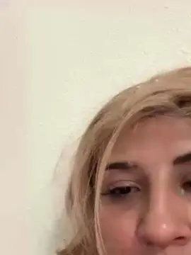 Cachondo8  live sex cam