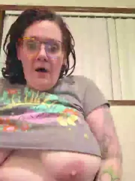 Wenchrain  live sex cam