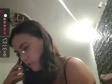 Bellaspy  live sex cam