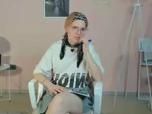 LonnieHoppes  live sex cam