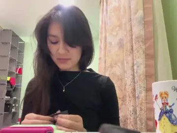 VernellLatham  live sex cam