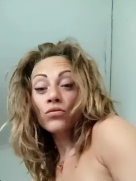 Saretta23  live sex cam