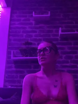 Lola1_2_  live sex cam
