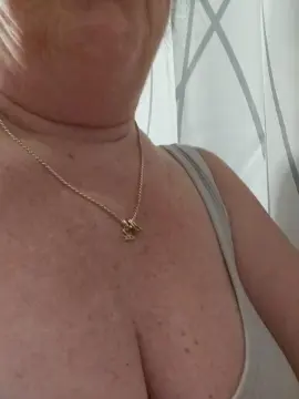 Fabulous50ish  live sex cam