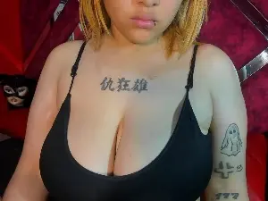 Michell_Hott1  live sex cam