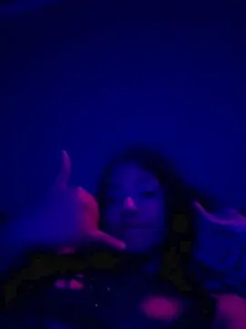 Nicoll28  live sex cam