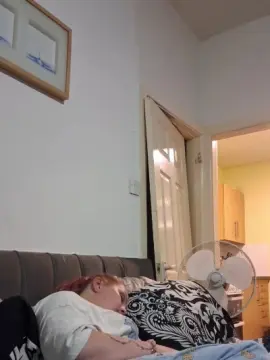 Fluffy26  live sex cam