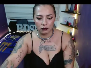 Alexa_slave77  live sex cam