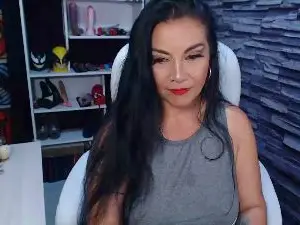 Cruela_deviil  live sex cam