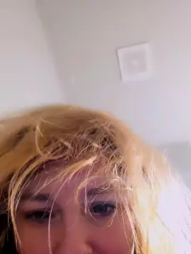 QU33N420  live sex cam