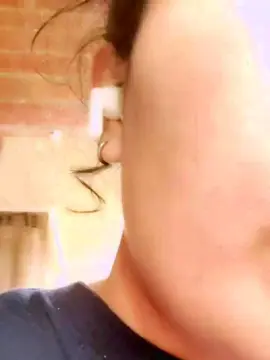 ThaliiLo  live sex cam