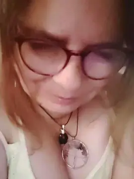 Bego21  live sex cam