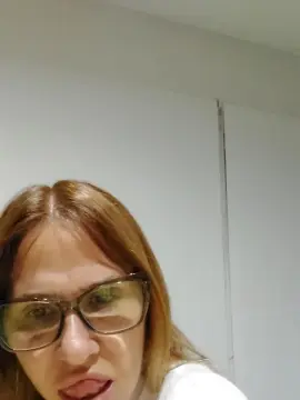 Heldin04  live sex cam