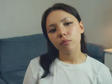 SuziDeleonardo  live sex cam