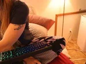 XxpixeyxX  live sex cam