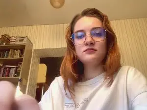 TraciYarrow  live sex cam