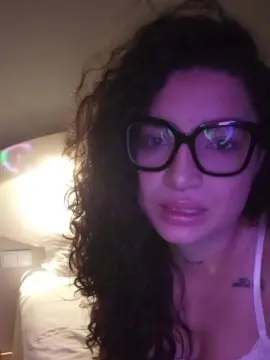 Morenamil000  live sex cam