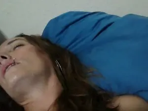 Raven6981  live sex cam