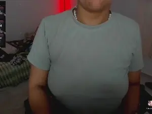 Lucia_Milf  live sex cam