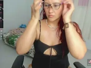 Lucia_Milf  live sex cam