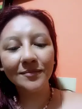 Lucia_Milf  live sex cam
