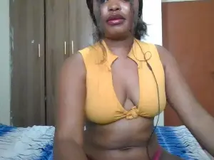 Naughtymessey  live sex cam