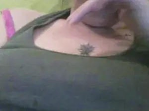 Alyssiax3  live sex cam