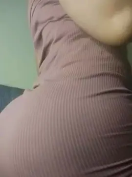 YELLOWBONE22  live sex cam