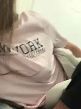 Abelhinha2  live sex cam