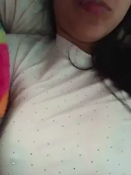Geidy22  live sex cam