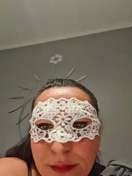 Hotmamma33  live sex cam