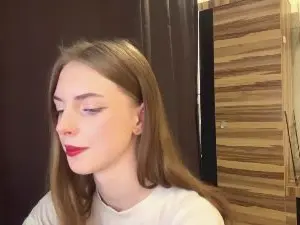 TyraTinkey  live sex cam