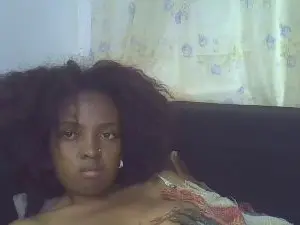 Yslley  live sex cam