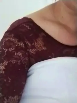LadyOscar8  live sex cam
