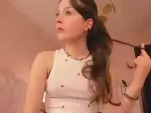 KeeshaGotsche  live sex cam