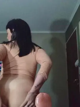 Wildrousse  live sex cam