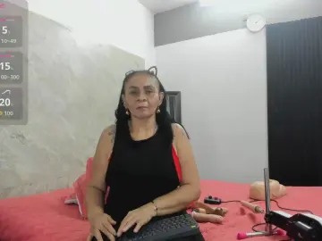 Cloeerabbyt  live sex cam