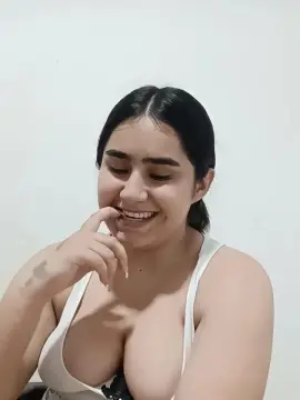 Daniela2318  live sex cam