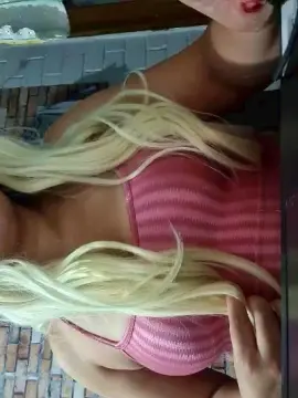 Mellyssa2022  live sex cam