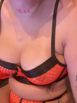 MissLadyG5  live sex cam