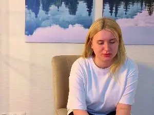 CyrstalMoun  live sex cam