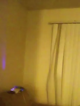 BJeRoTiC420  live sex cam